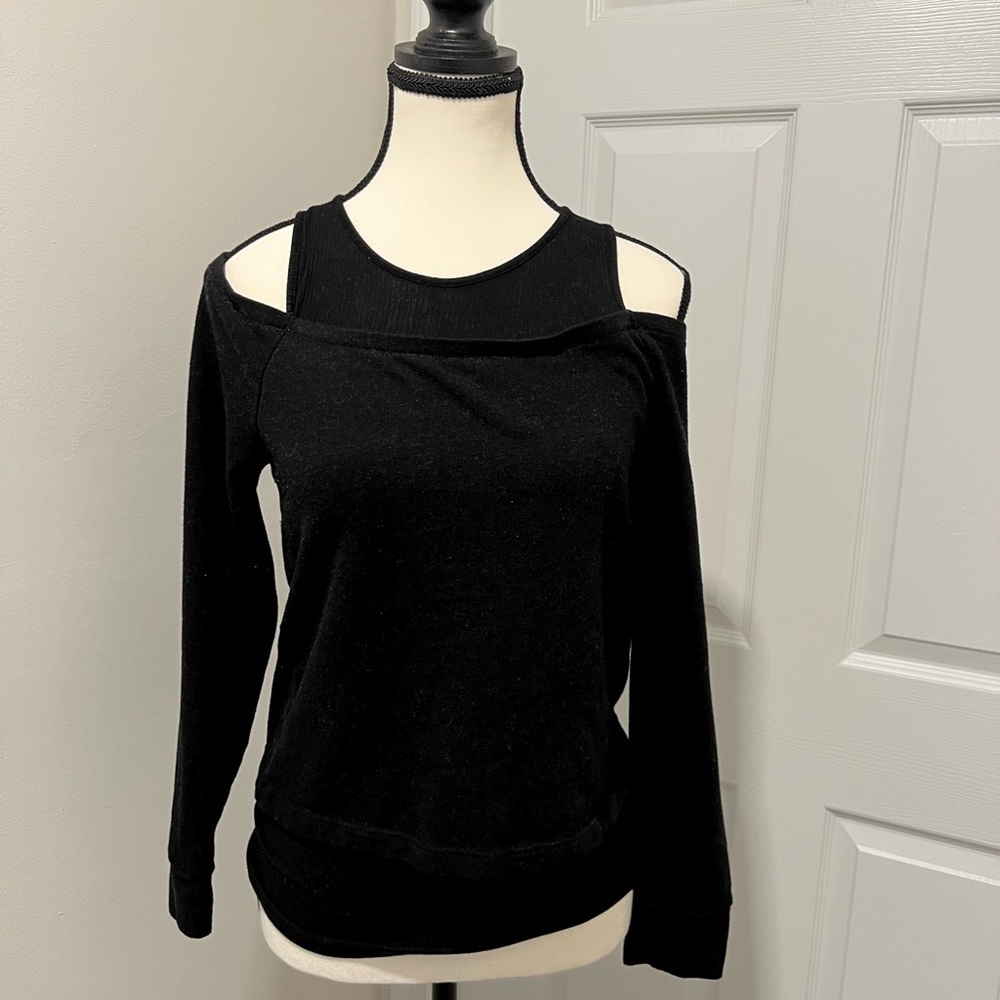 Monrow Off-the-Shoulder Black Sweater